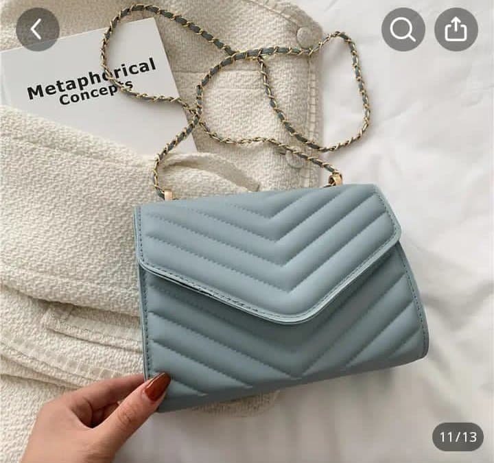 Sac Bandoulière Matelassé "Chevron" à Chaîne Dorée