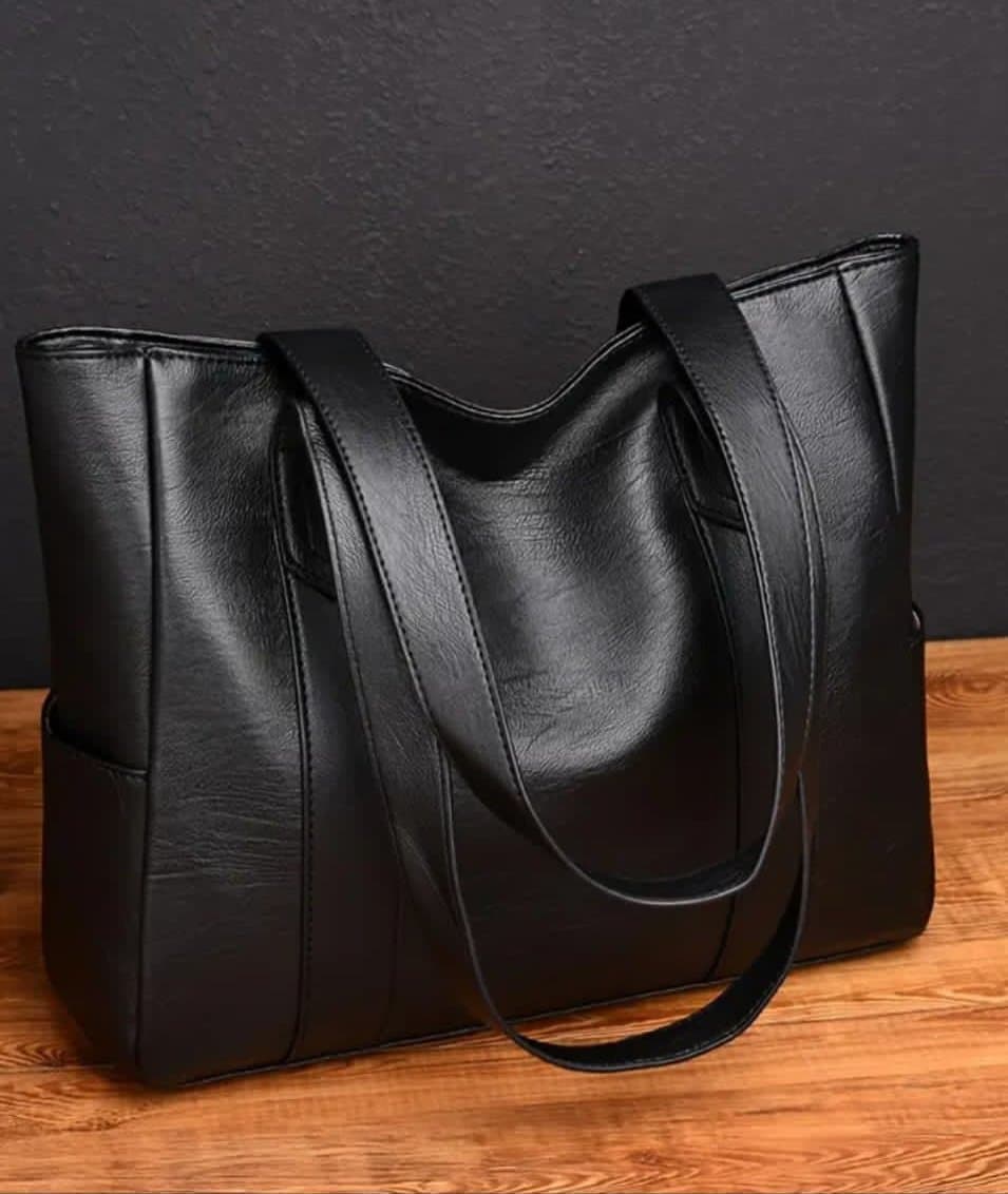 Sac cabas noir en simili cuir